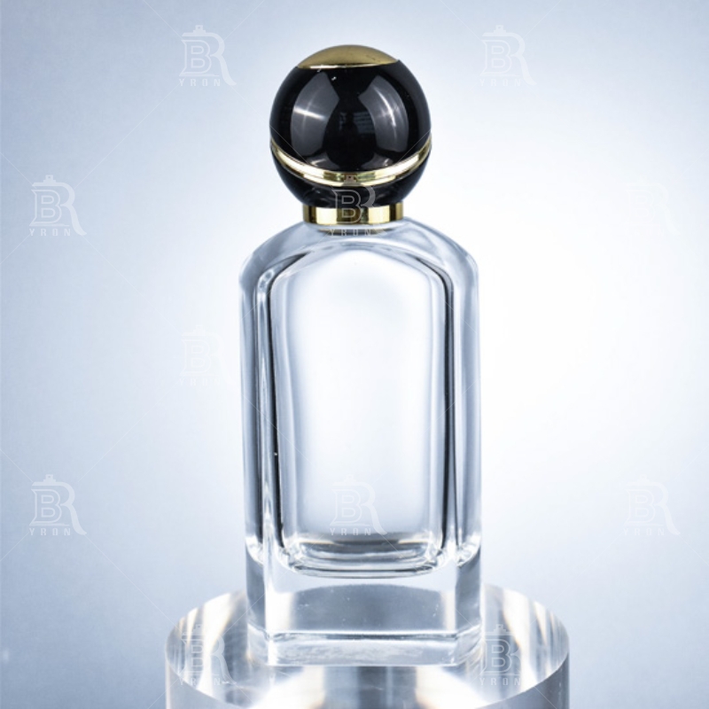 Vintage Look 100ml Glass Perfume Flacon with Intricate Patterns and Gold Trim